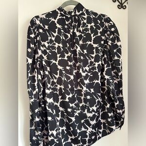 Tie Neck Gap Silky/Satin Blouse